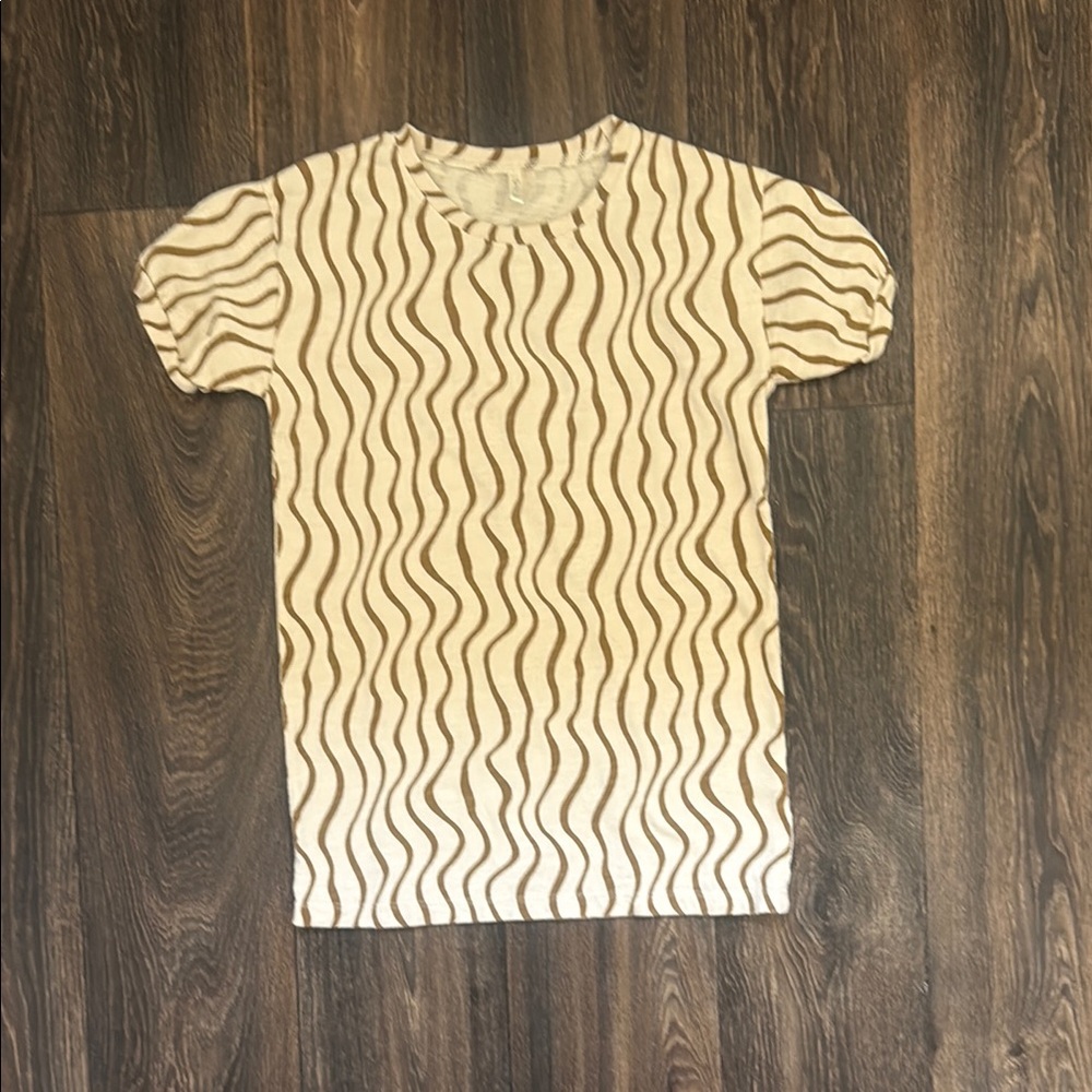 Rylee + Cru Cream and Brown Wavy Pattern T Shirt Dress